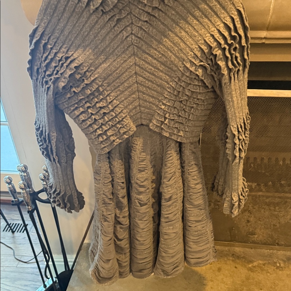 Alaia Gray Ruffled Women's Bolero (S) and Skirt (XS) - Picture 8 of 15